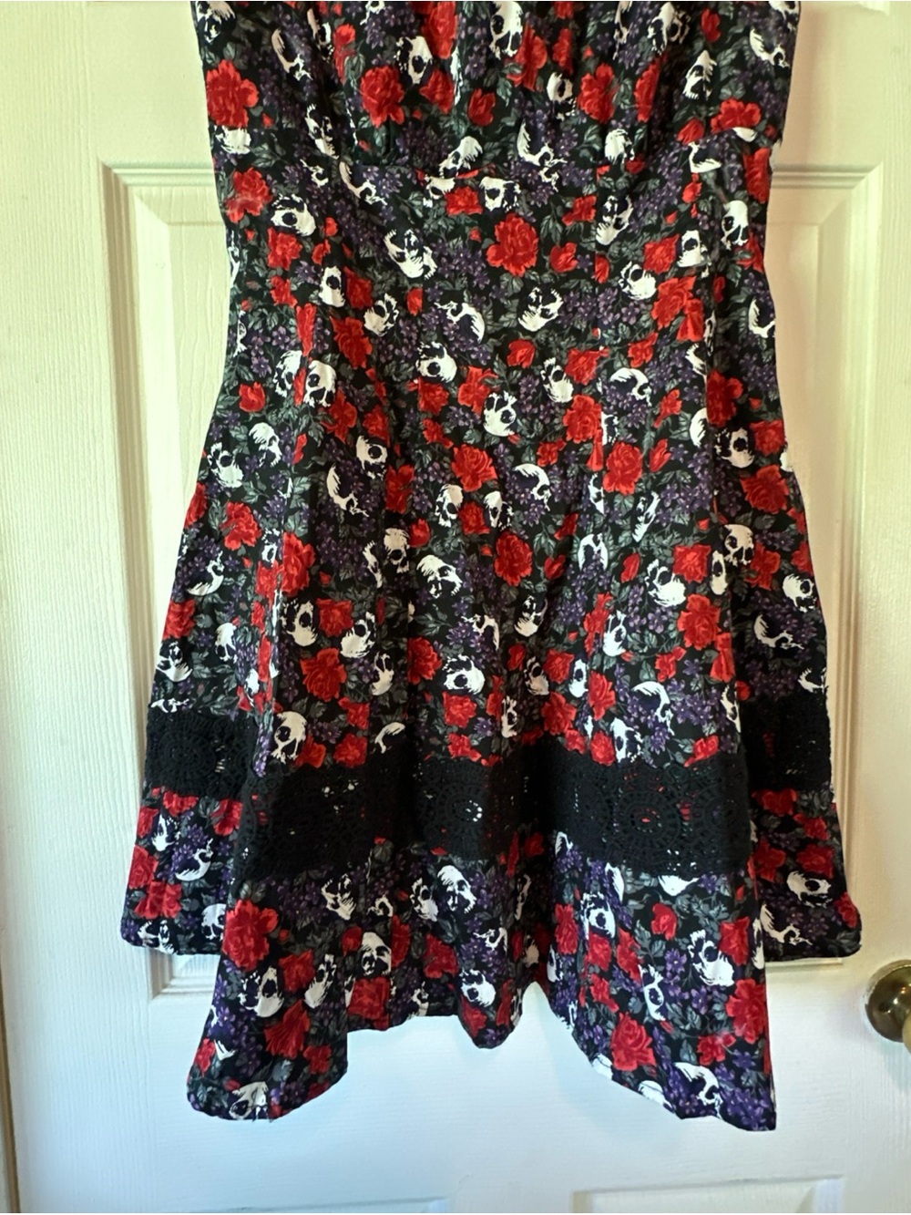 Hot Topic Skull & Rose Print A-Line Dress in Black, Red, White - Picture 3 of 7